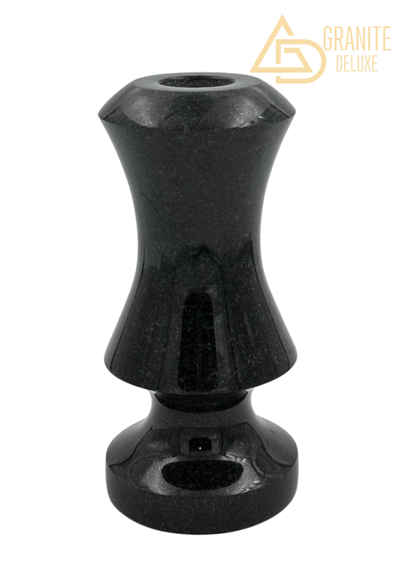 Ваза из гранита, 891
