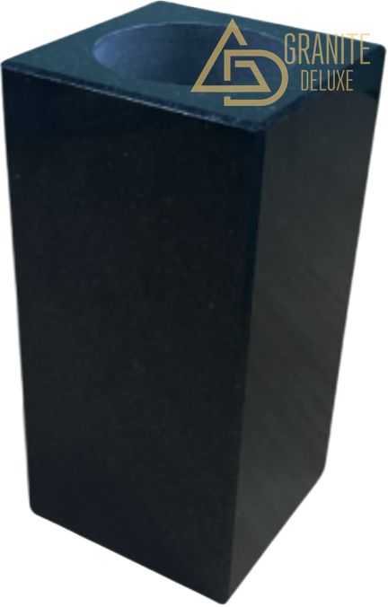 Ваза из гранита, 902